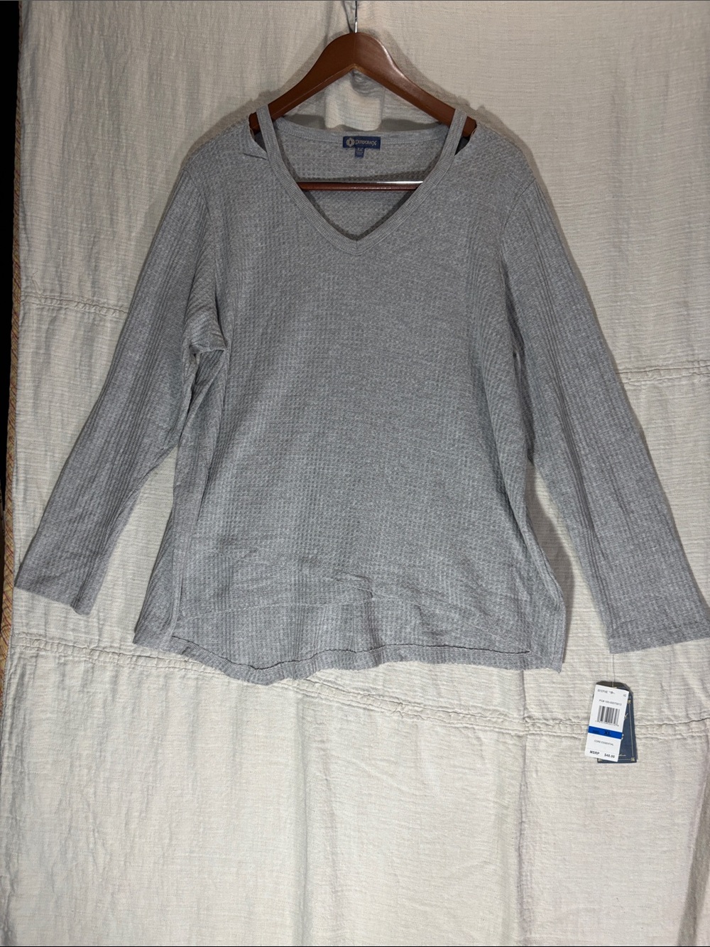 Democracy Gray Waffle Knit V Neck Cold Shoulder Top XL NWT - Picture 1 of 9